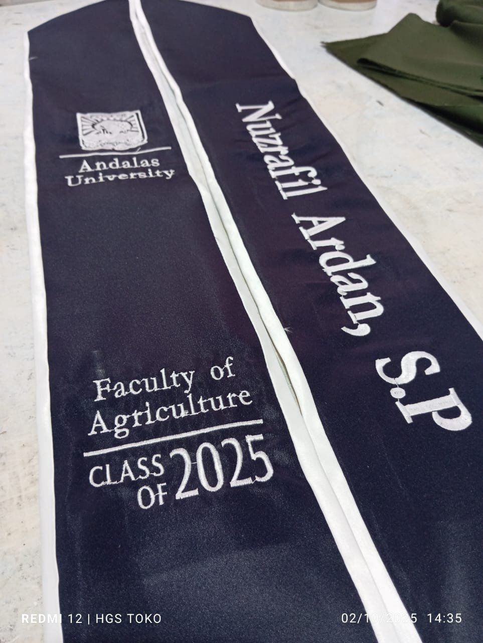 Selendang Saten Tebal  02