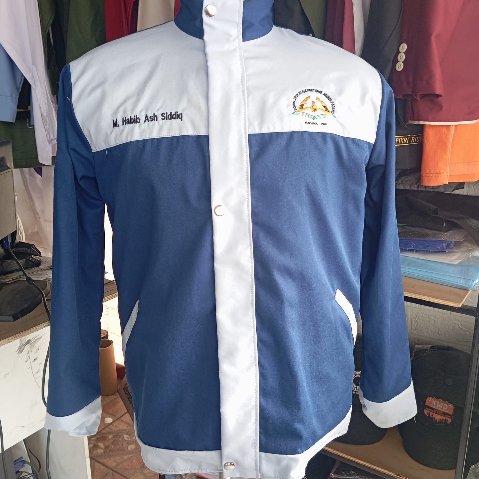 Jaket (drill timbal balik)