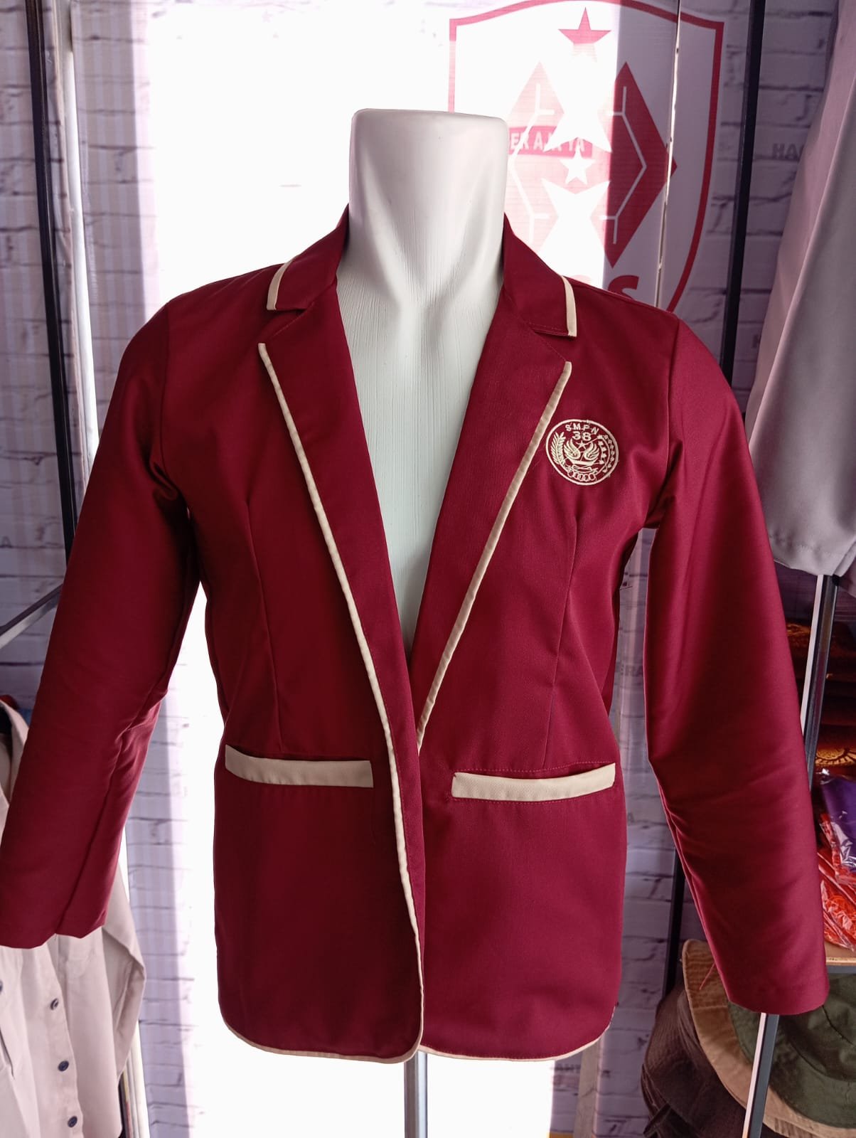 Almamater dalaman parasut / Poring